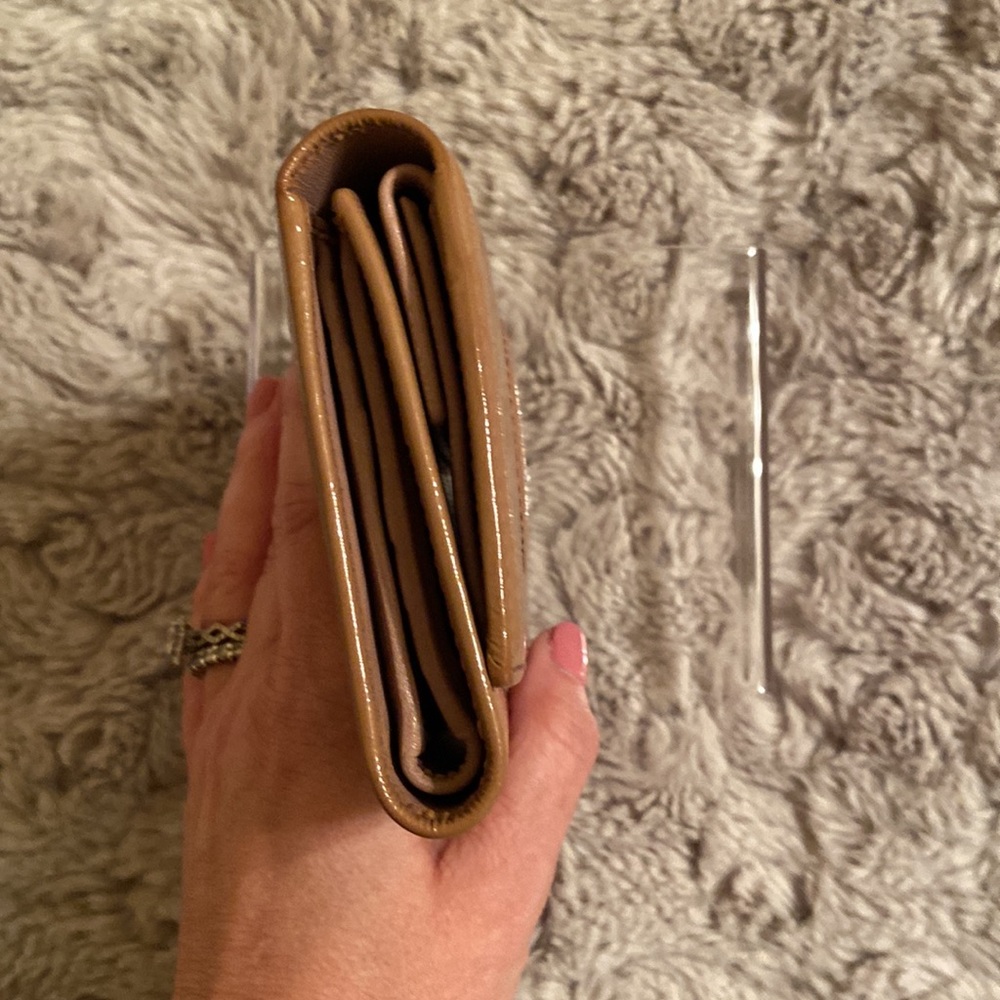 Gucci Tan Leather Wallet - Picture 8 of 12